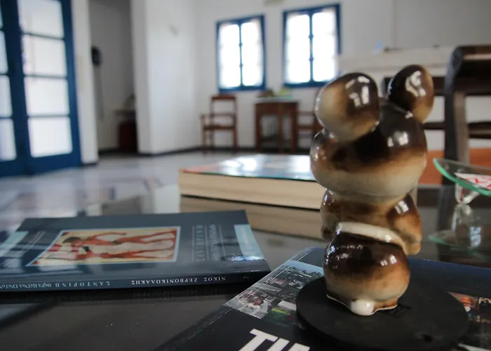 Irigeneia 4* Perissa (Santorini)