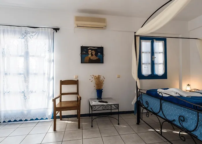 Irigeneia Hotell Perissa (Santorini)