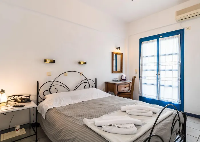 Irigeneia Hotell Perissa (Santorini)