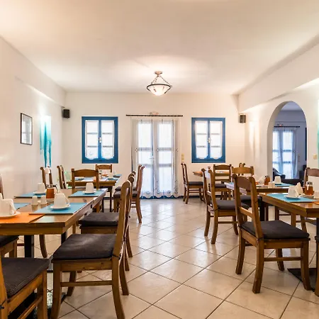 Irigeneia Hotel Perissa (Santorini)