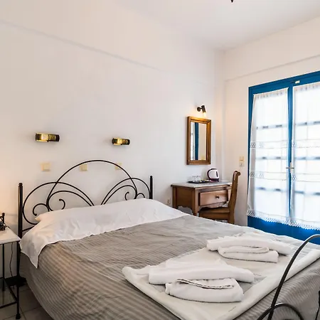 Irigeneia Hotel Perissa (Santorini)