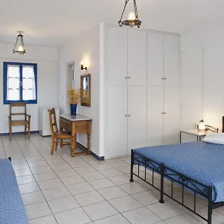 Irigeneia Hotel Perissa (Santorini)