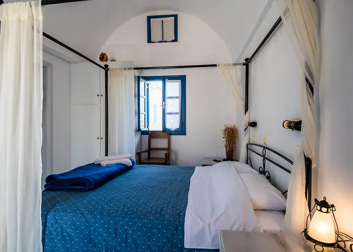 Irigeneia 4* Perissa (Santorini)