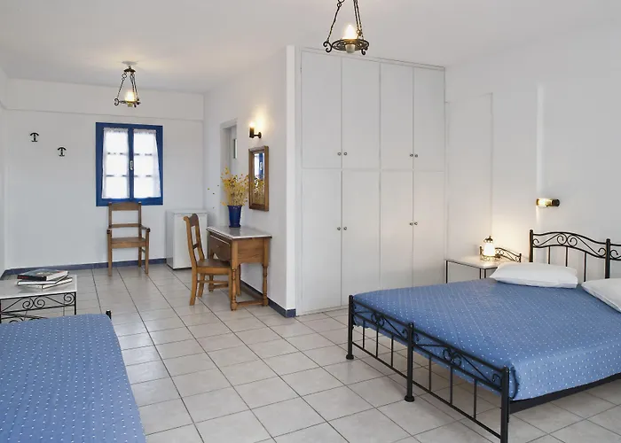 Irigeneia Hotel Perissa (Santorini)