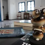 Irigeneia 4* Perissa (Santorini)