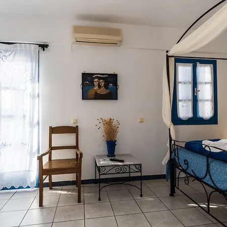 Irigeneia Hotel Perissa (Santorini)