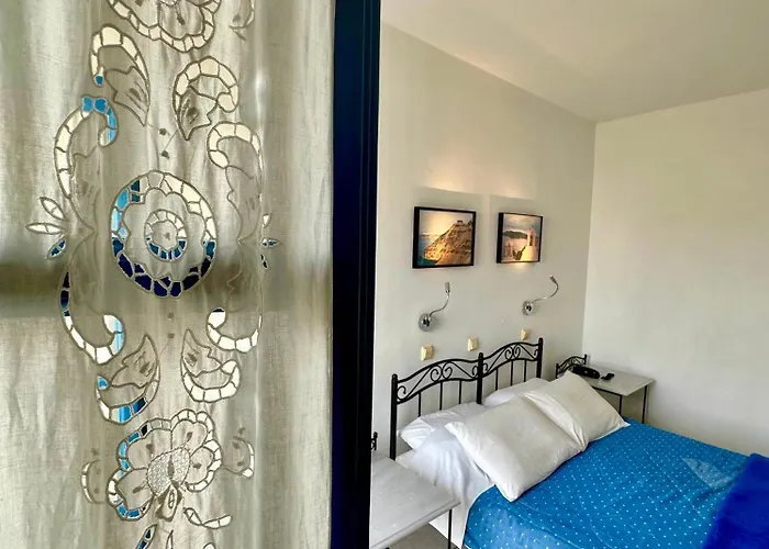 Hotel Irigeneia Perissa (Santorini)